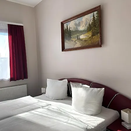 Hotel Km 2*